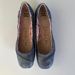 Toms Ballet Flat in Indigo Metallic Linen